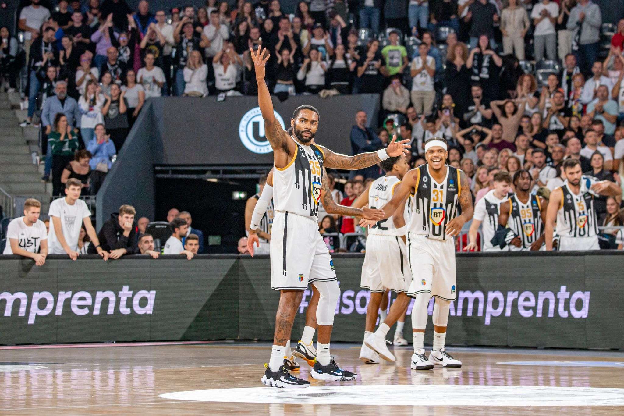 U-BT Cluj-Napoca câștigă duelul cu SCM Timișoara fără emoții și rămâne neînvinsă în noul sezon al LNBM