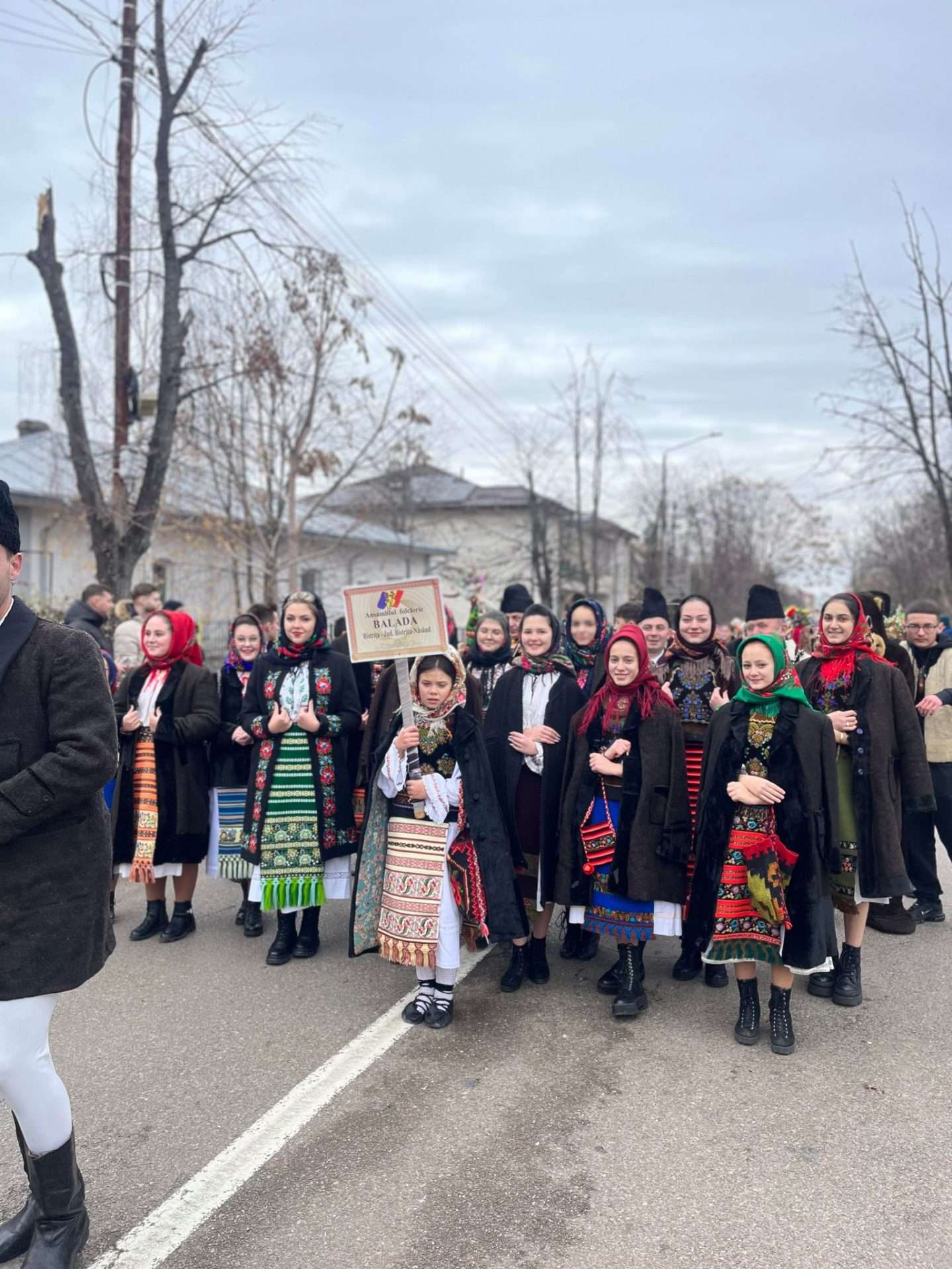 Ansamblul „Balada” Bistrița participă la Festivalul de Datini și Obiceiuri de Iarnă„Din străbuni, din oameni buni…”