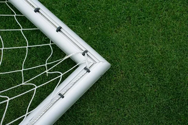 Incident tragic în Bihor! – Copil de 6 ani în comă, după ce o poartă de fotbal s-a prăbușit peste el