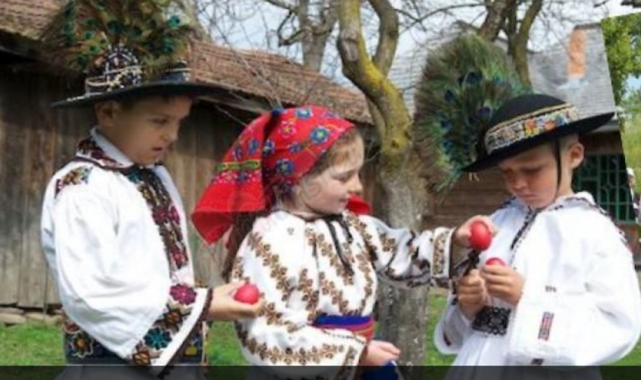 Strălucirea Tradițiilor Pascale din Transilvania: Bucurie și Generozitate în Comunitate