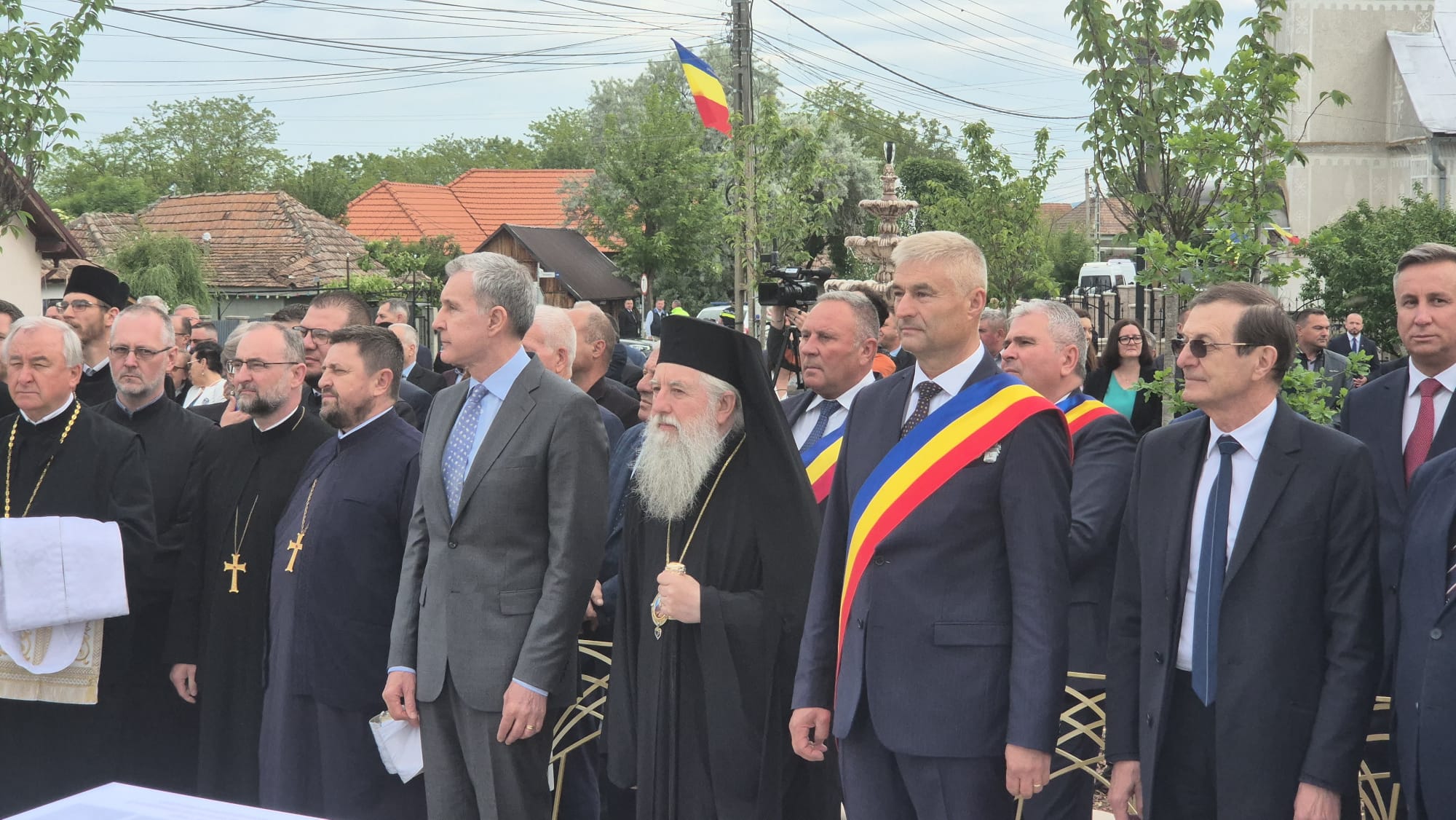 Eveniment istoric la Jucu, județul Cluj: statuia Reginei Maria a fost inaugurată oficial în prezența membrilor Familiei Regale și ai Academiei Române!