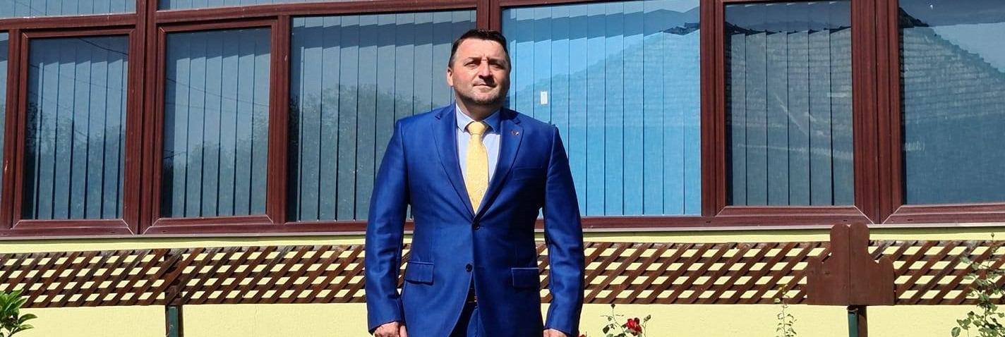 Un primar din Cluj își ascunde incompetența administrativă prin vânzări: oamenii sunt nemulțumiți și acuză lipsa de respect față de cetățeni!