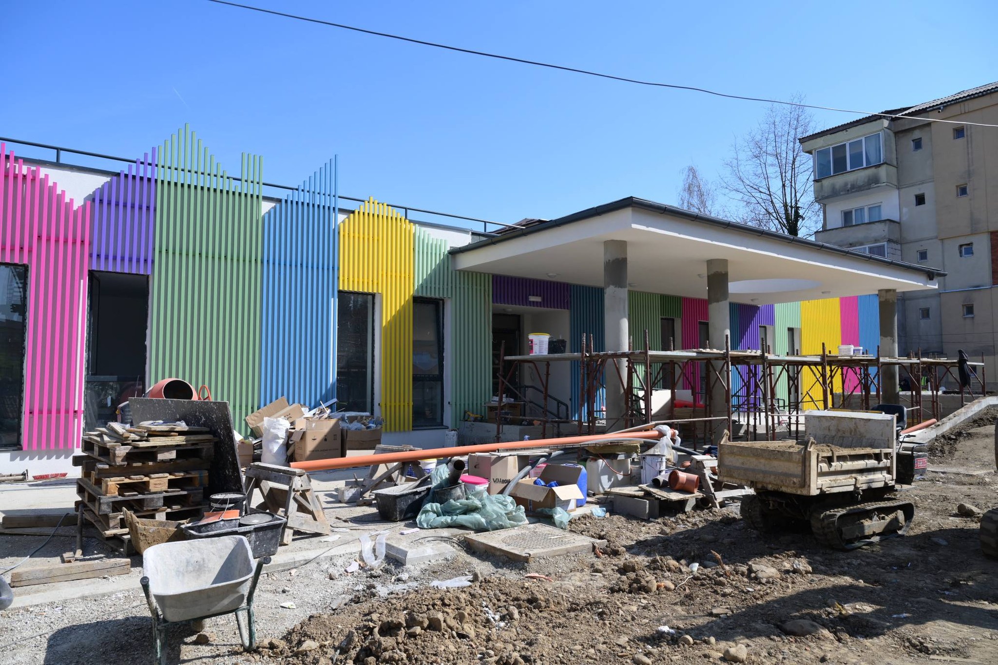 Municipiul Baia Mare, Maramureș, investește în viitor și inaugurează două creșe moderne sub conducerea primarului Ioan Doru Dăncuș: investiții esențiale pentru educația timpurie și sprijinirea familiilor tinere!
